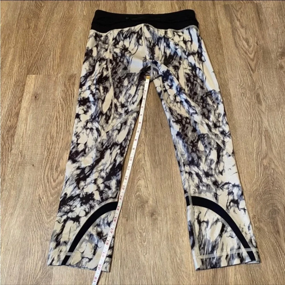 Lululemon crops - Picture 6 of 7